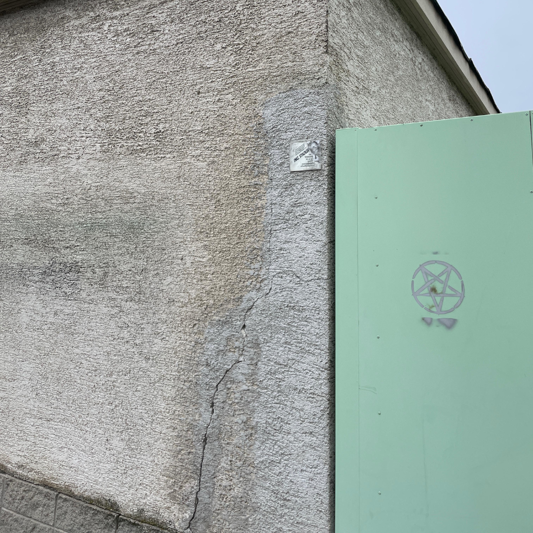 Verunstaltung der Pfarrkirche Dornbach